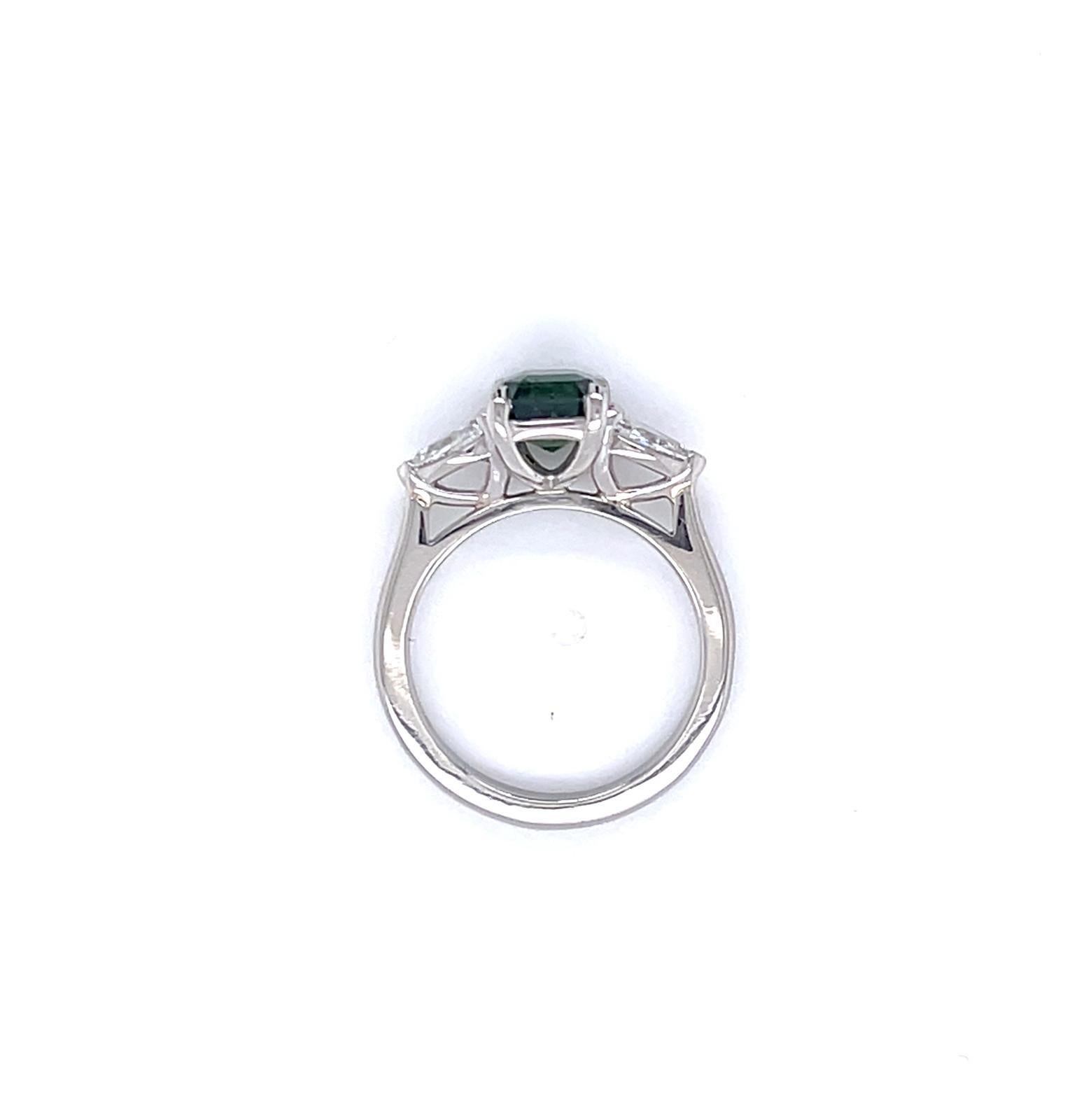 in vendita:  Anello a tre pietre con zaffiro verde acqua e diamante da 1,22 carati in platino 8