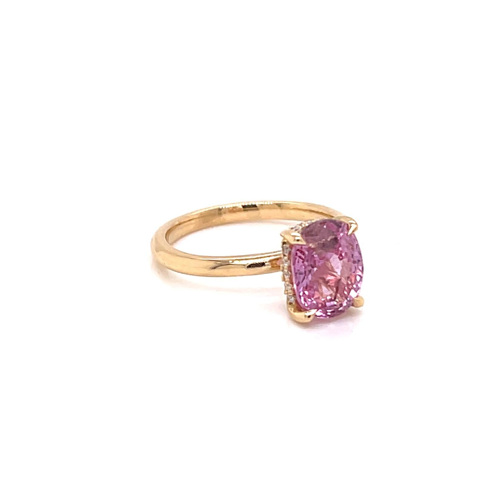 En vente :  Bague à halo caché en or jaune 18 carats, saphir rose et diamant de 2,23 carats 2