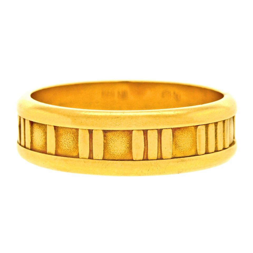 Circa 1995, 18k, Tiffany & Co., USA.  This 18k yellow gold band is decorated with the classic motif that is the very soul of the Atlas design.  Fabulous on, it is stylishly understated.

Remarks from Lawrence Jeffrey:   “I love the older Atlas