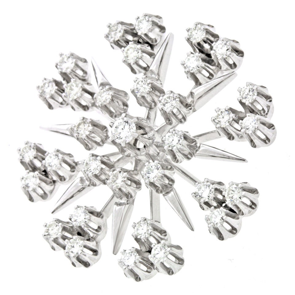 1950s Retro Diamond Gold Snowflake Pendant In Excellent Condition In Litchfield, CT
