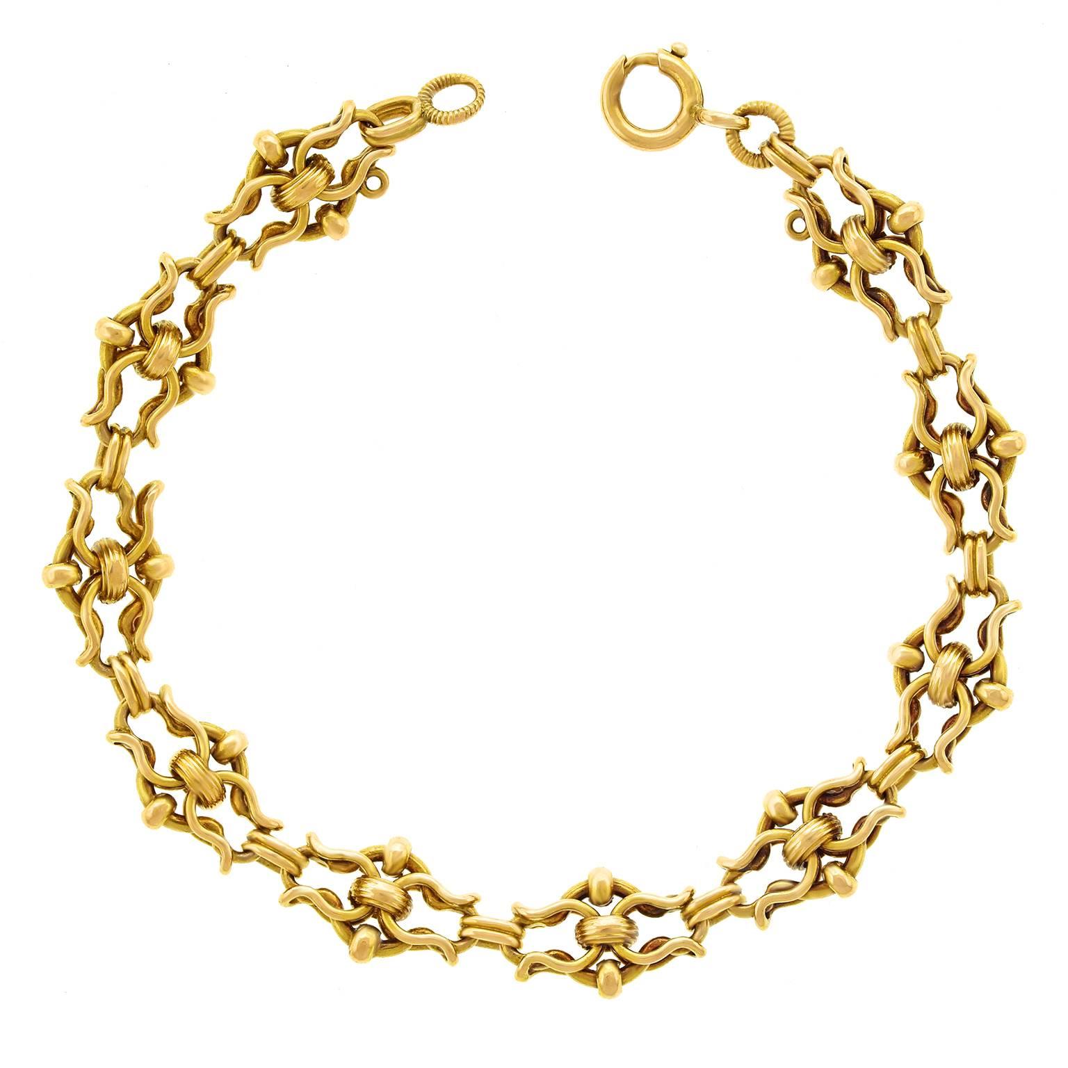Charming Baroque Link Gold Bracelet