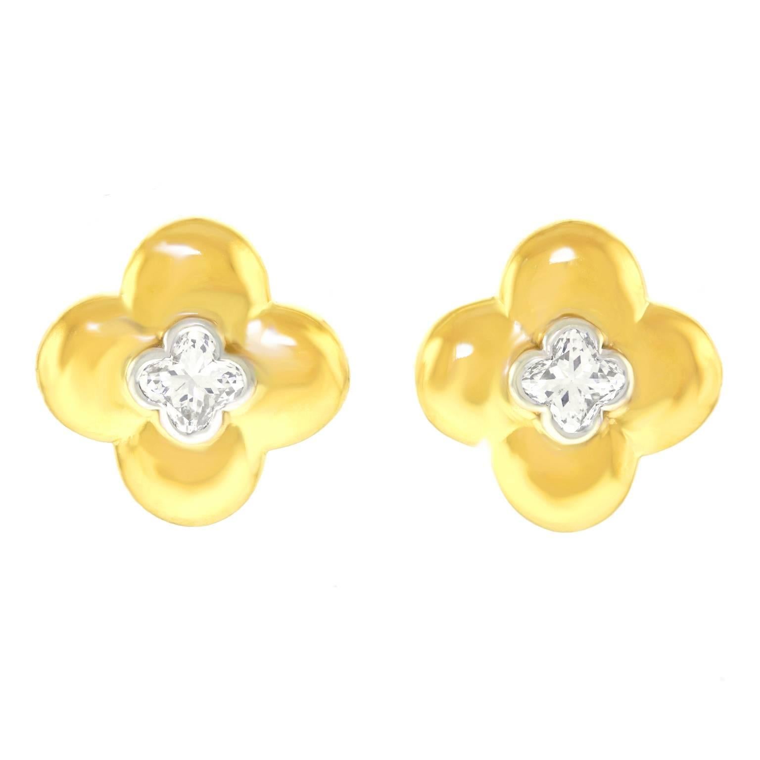 Stunning Clover-Cut Diamonds in Gold Clover Motif Earrings