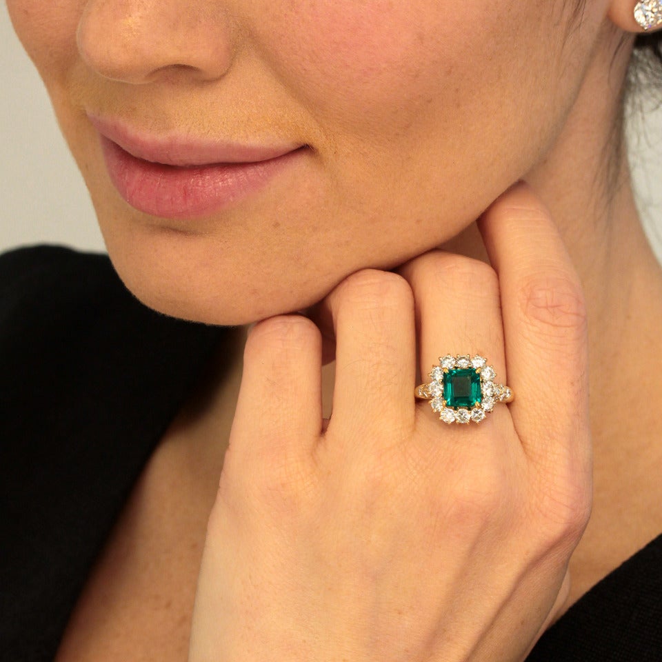Women's Van Cleef & Arpels Emerald Diamond Gold Cluster Ring