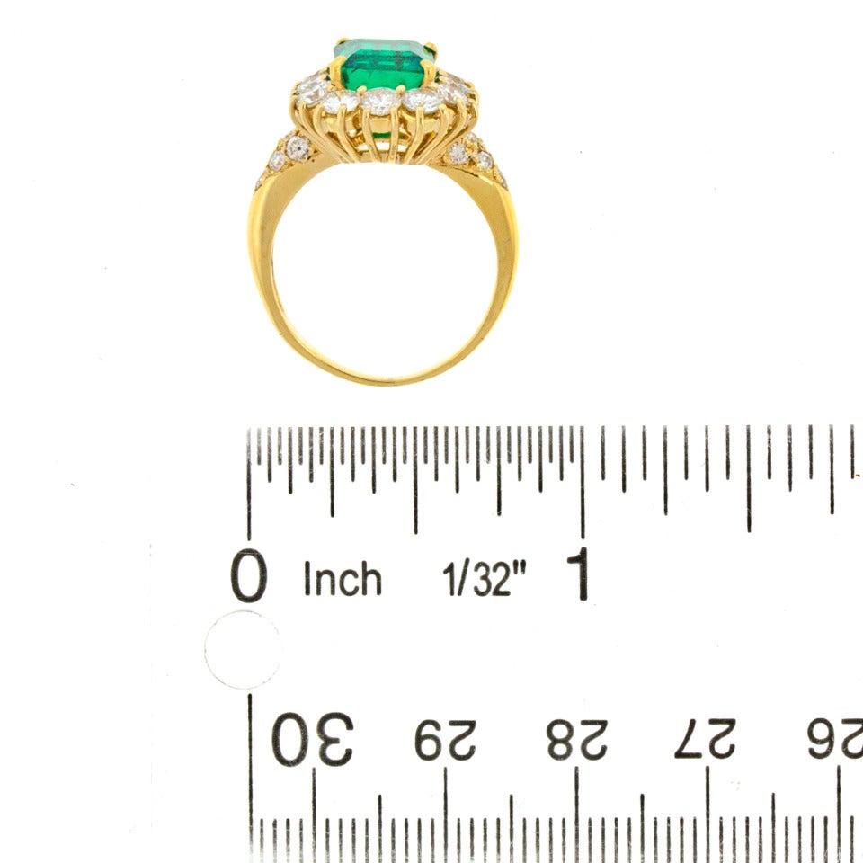 Van Cleef & Arpels Emerald Diamond Gold Cluster Ring 2