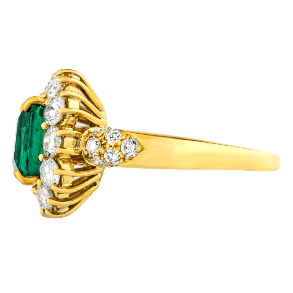 Van Cleef & Arpels Emerald Diamond Gold Cluster Ring 3