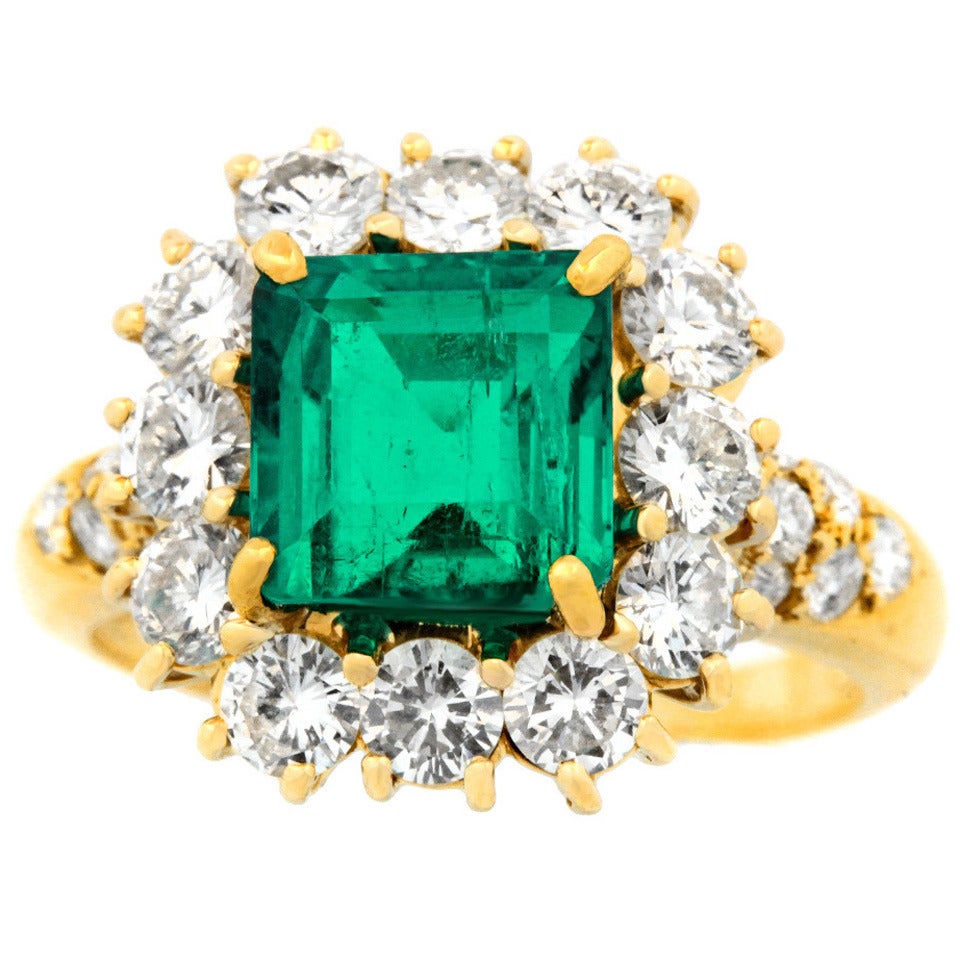 Van Cleef & Arpels Emerald Diamond Gold Cluster Ring