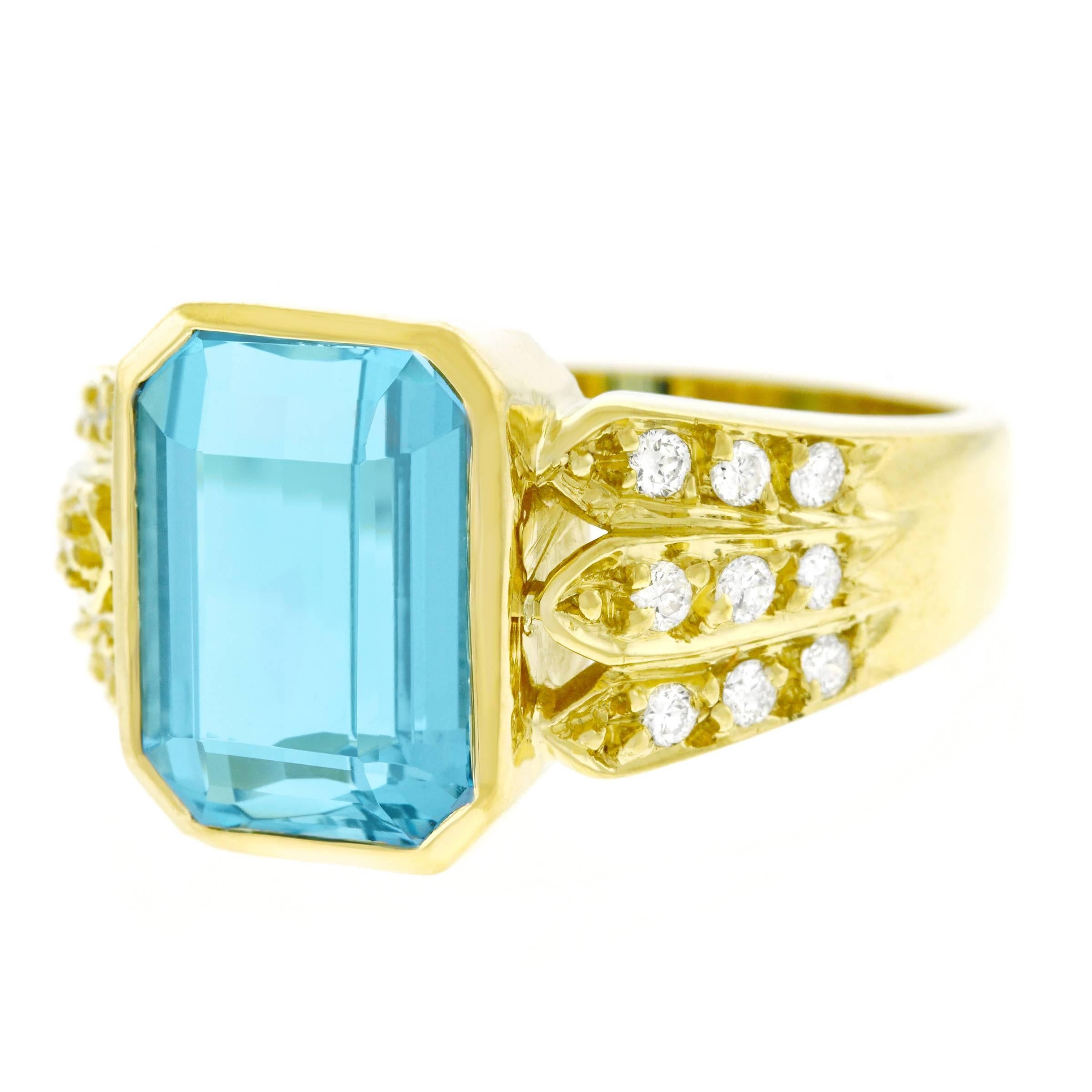 Aquamarine and Diamond Set Gold Ring In Excellent Condition In Litchfield, CT