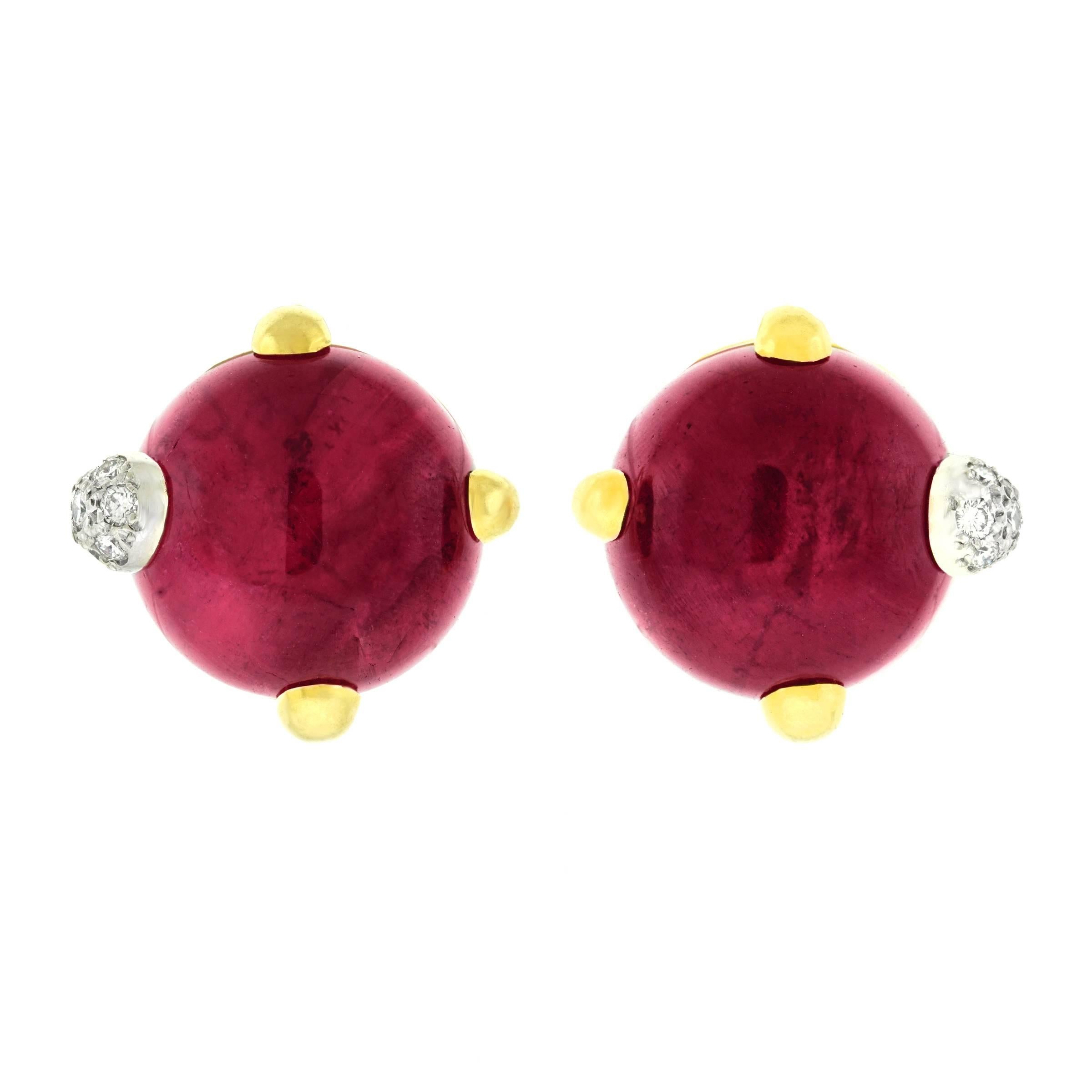 Pomellato “Griffe” Garnet and Diamond Set Gold Earrings