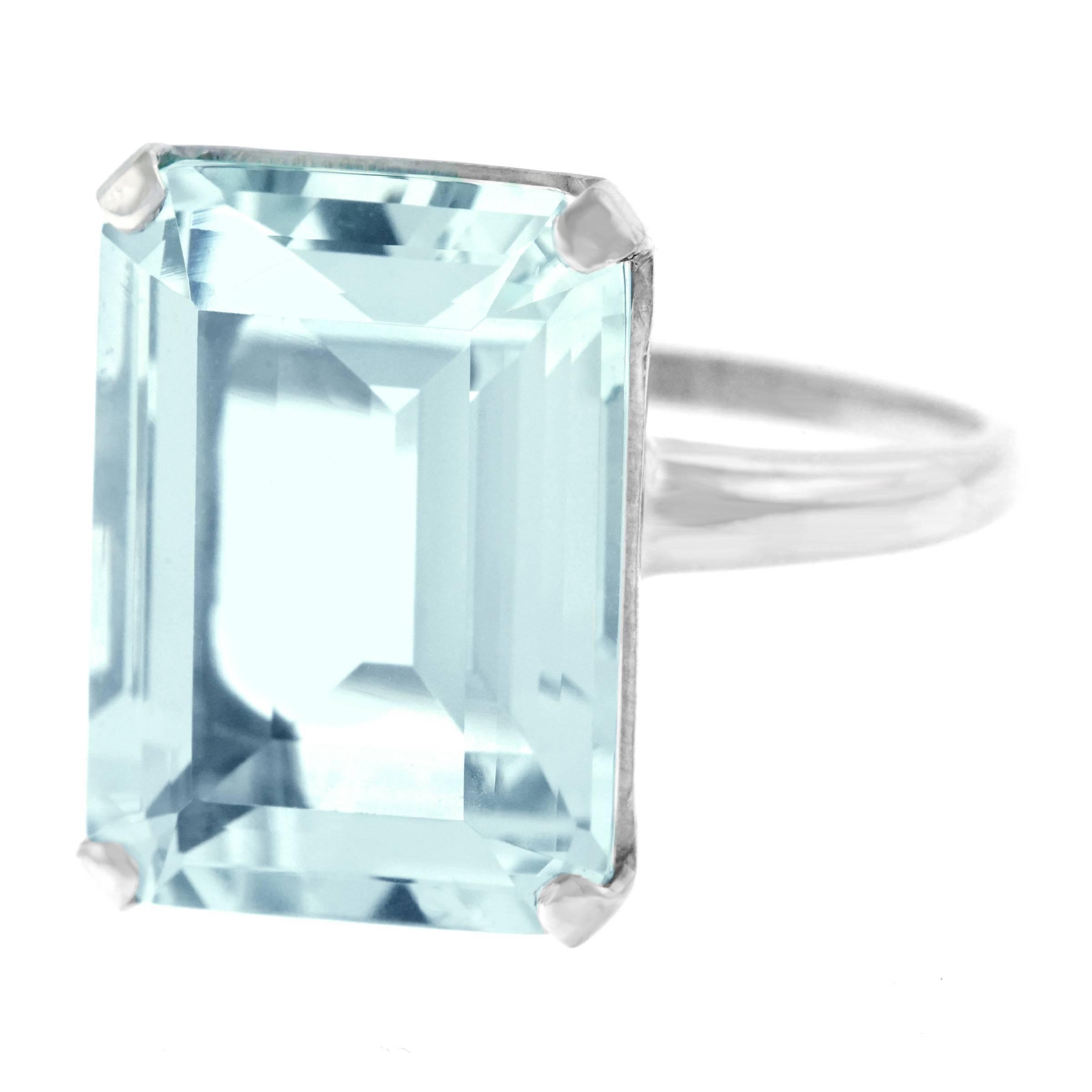 12 Carat Aquamarine Set Gold Ring In Excellent Condition In Litchfield, CT