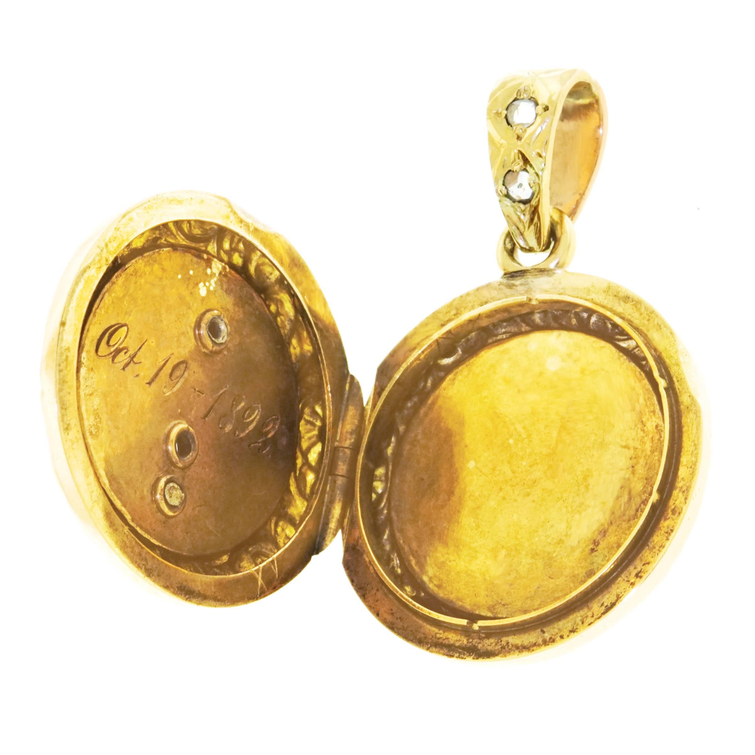 Antique Gold Fleur-de-lis Locket 2