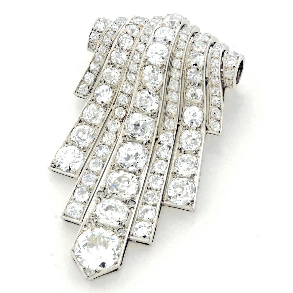 Boucheron Art Deco Diamond Platinum Pendant-Brooch In Excellent Condition In Litchfield, CT