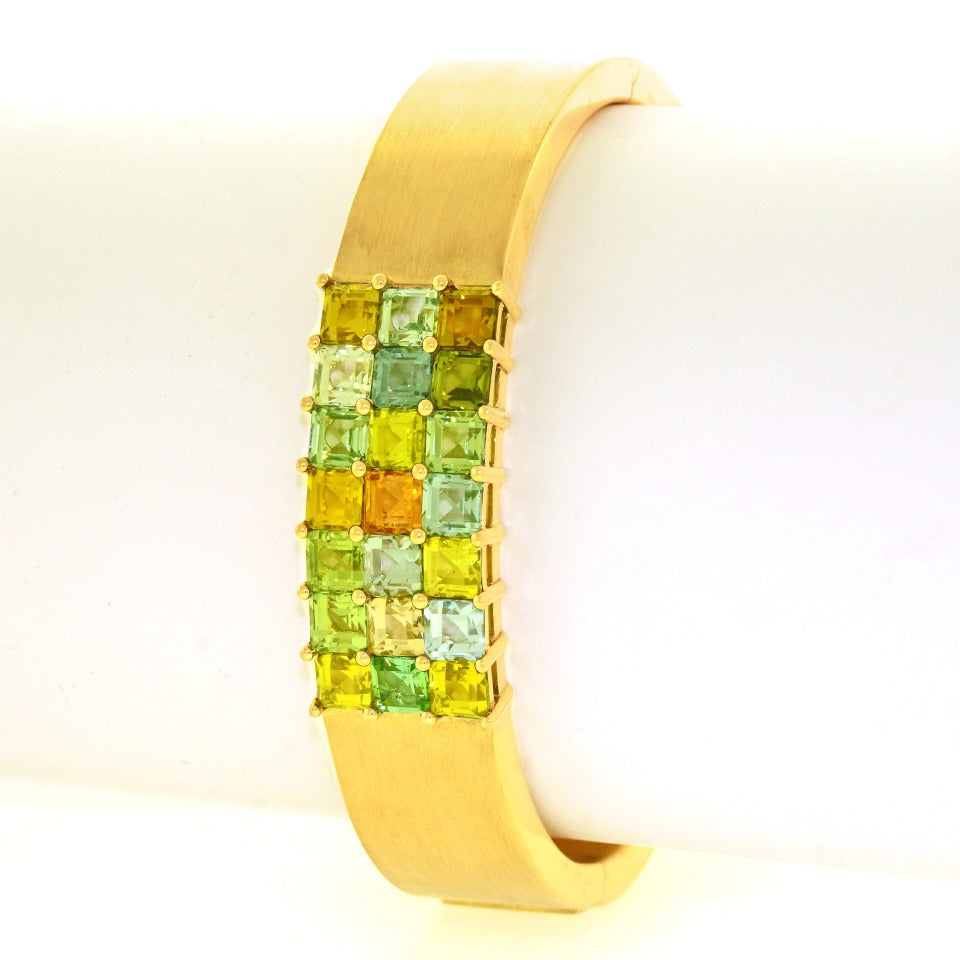 Sleek Contemporary H. Stern Tourmaline Gold Bracelet In Excellent Condition In Litchfield, CT