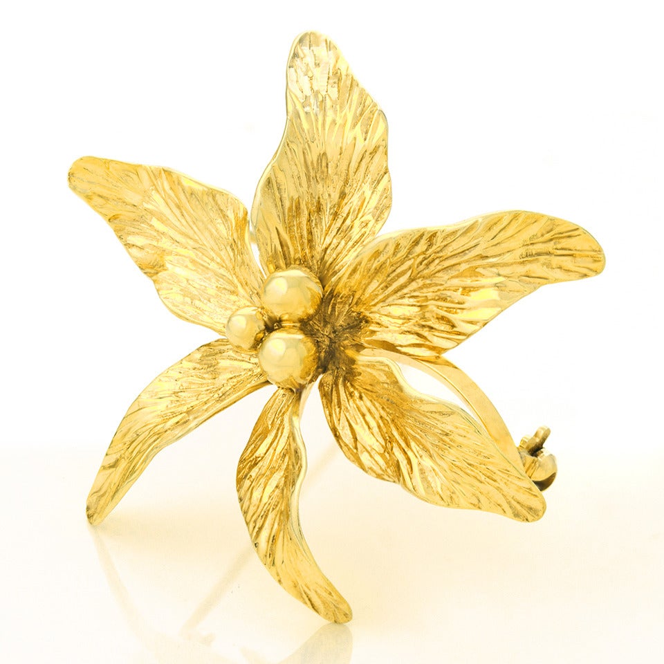 Tiffany & Co. Gold Flower Brooch In Excellent Condition In Litchfield, CT