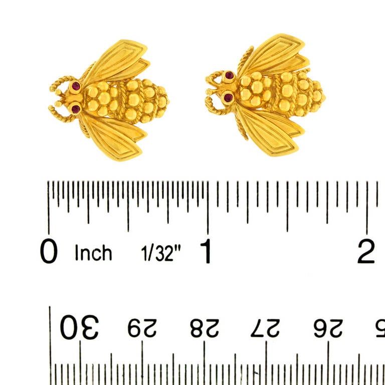 Tiffany & Co. Gold Bee Earrings In Excellent Condition In Litchfield, CT