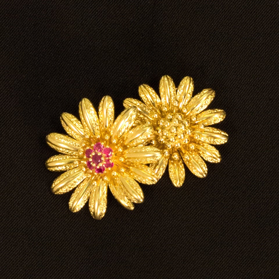 Tiffany & Co. Double Flower Brooch In Excellent Condition In Litchfield, CT