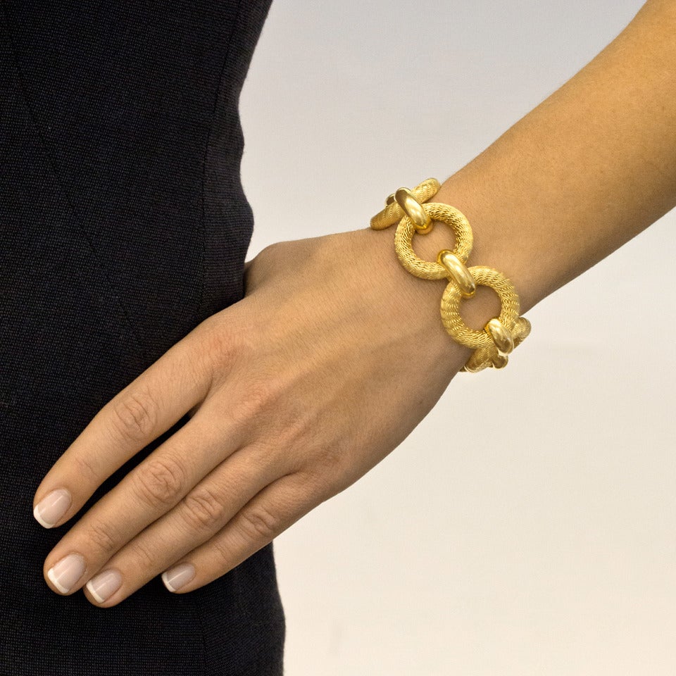 Women's Chic Tiffany & Co. Gold  Bracelet
