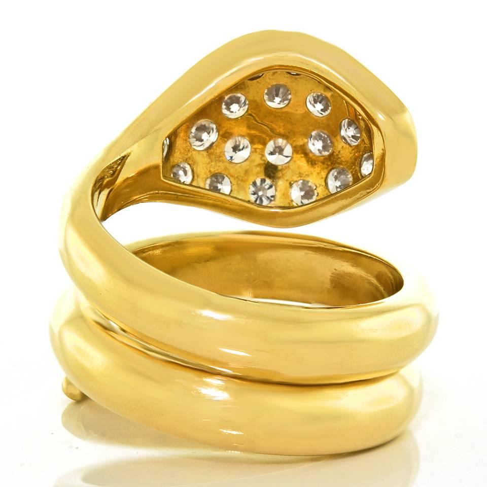 Mod Seventies Diamond Snake Ring in Yellow Gold 3