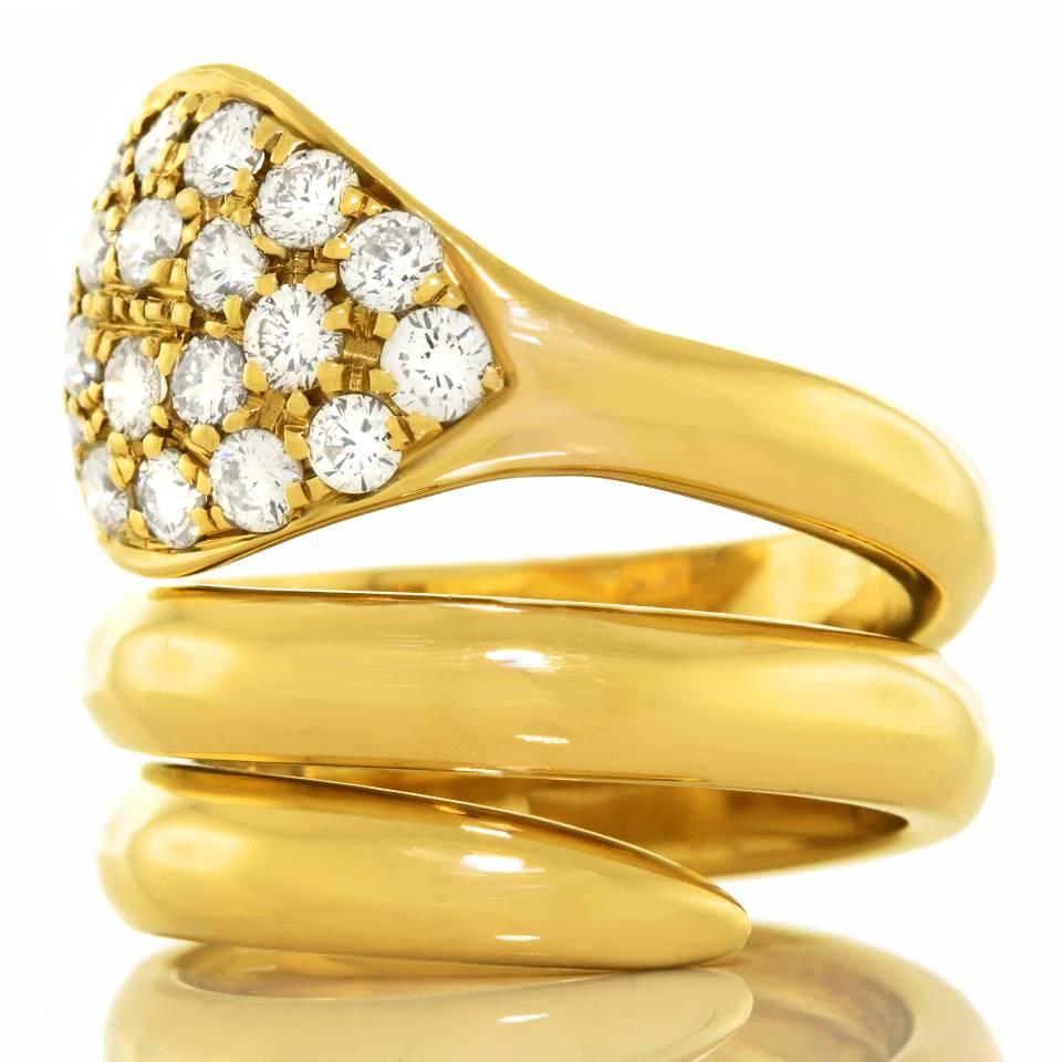 Mod Seventies Diamond Snake Ring in Yellow Gold In Excellent Condition In Litchfield, CT