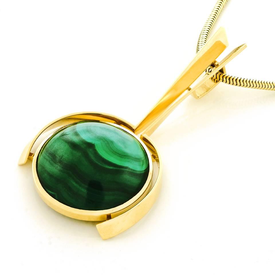 Modernist Malachite Pendant in Gold In Excellent Condition In Litchfield, CT