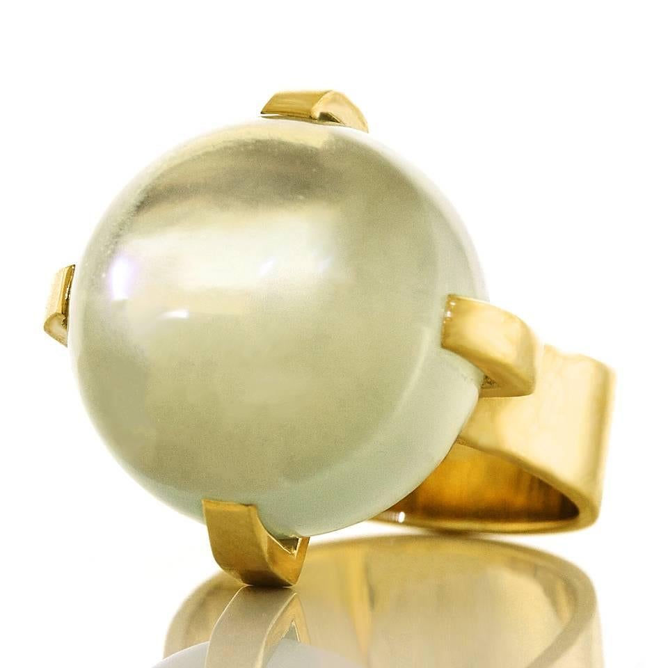 Modernist 26 Carat Moonstone Ring in Gold In Excellent Condition In Litchfield, CT