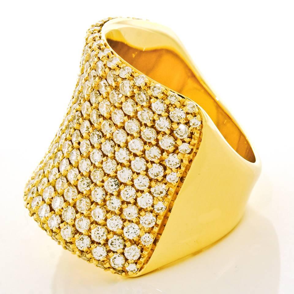 Bucherer Diamond Pave Gold Ring In Excellent Condition In Litchfield, CT