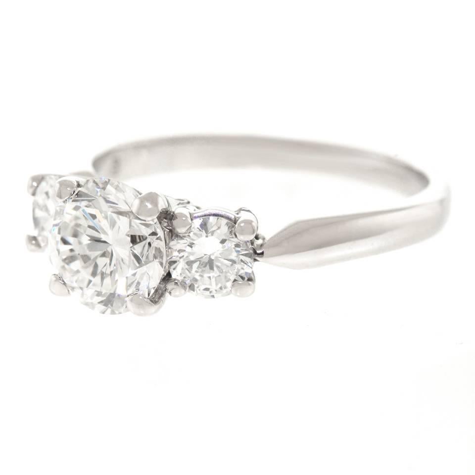 Gorgeous Three Stone Diamond Engagement Platinum Ring In Excellent Condition In Litchfield, CT