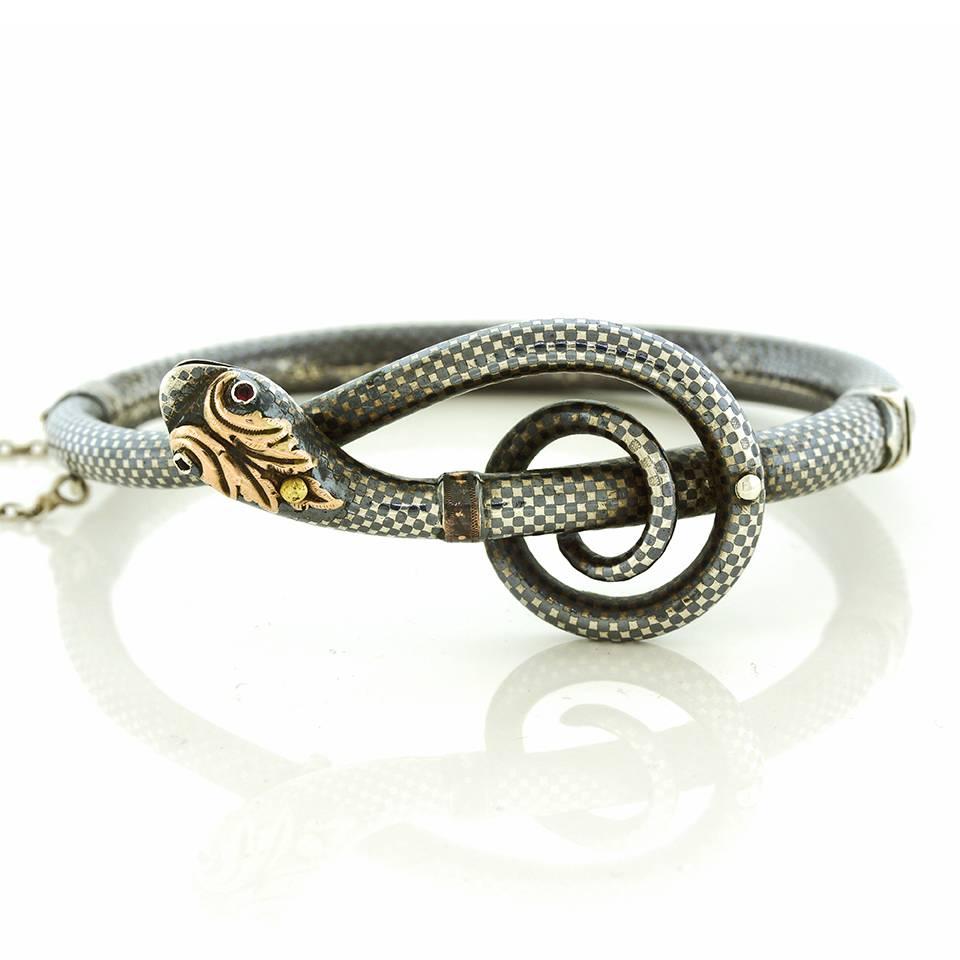 Victorian Niello Decorated Silver Gold Snake Bracelet In Excellent Condition In Litchfield, CT