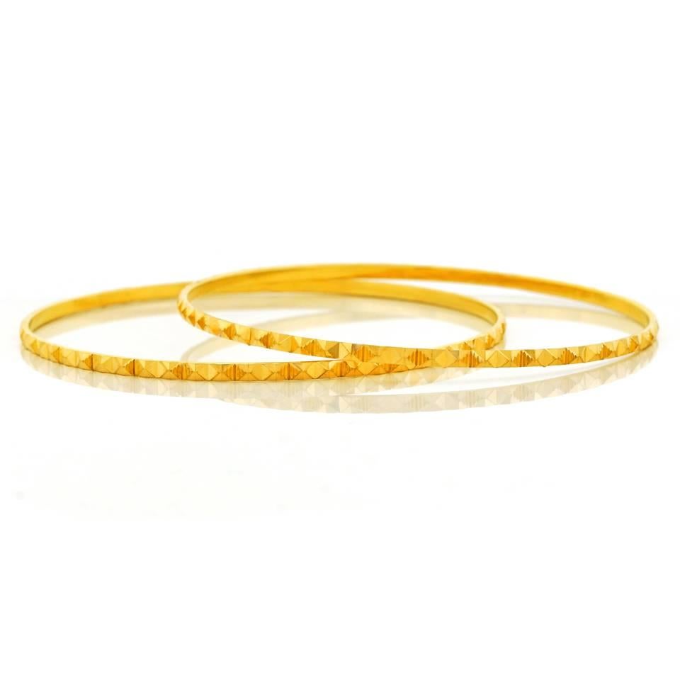 Pair of High-Karat Gold Bangle Bracelets 3
