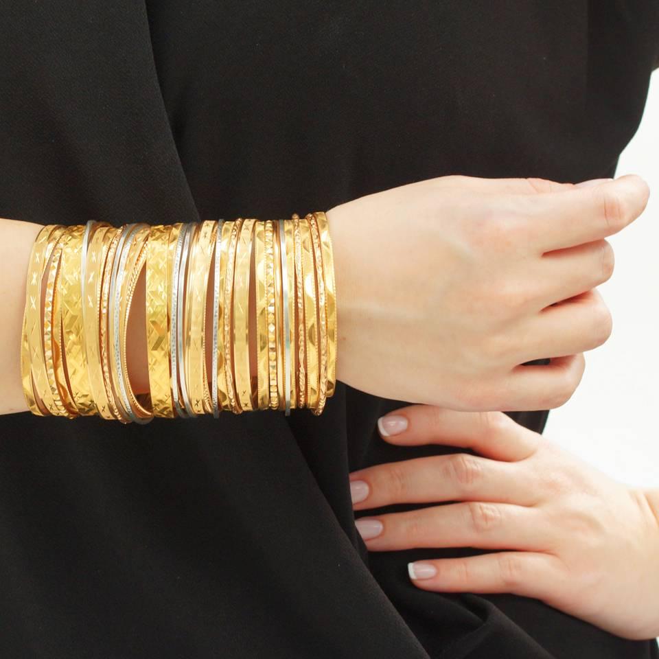Pair of High-Karat Gold Bangle Bracelets 5