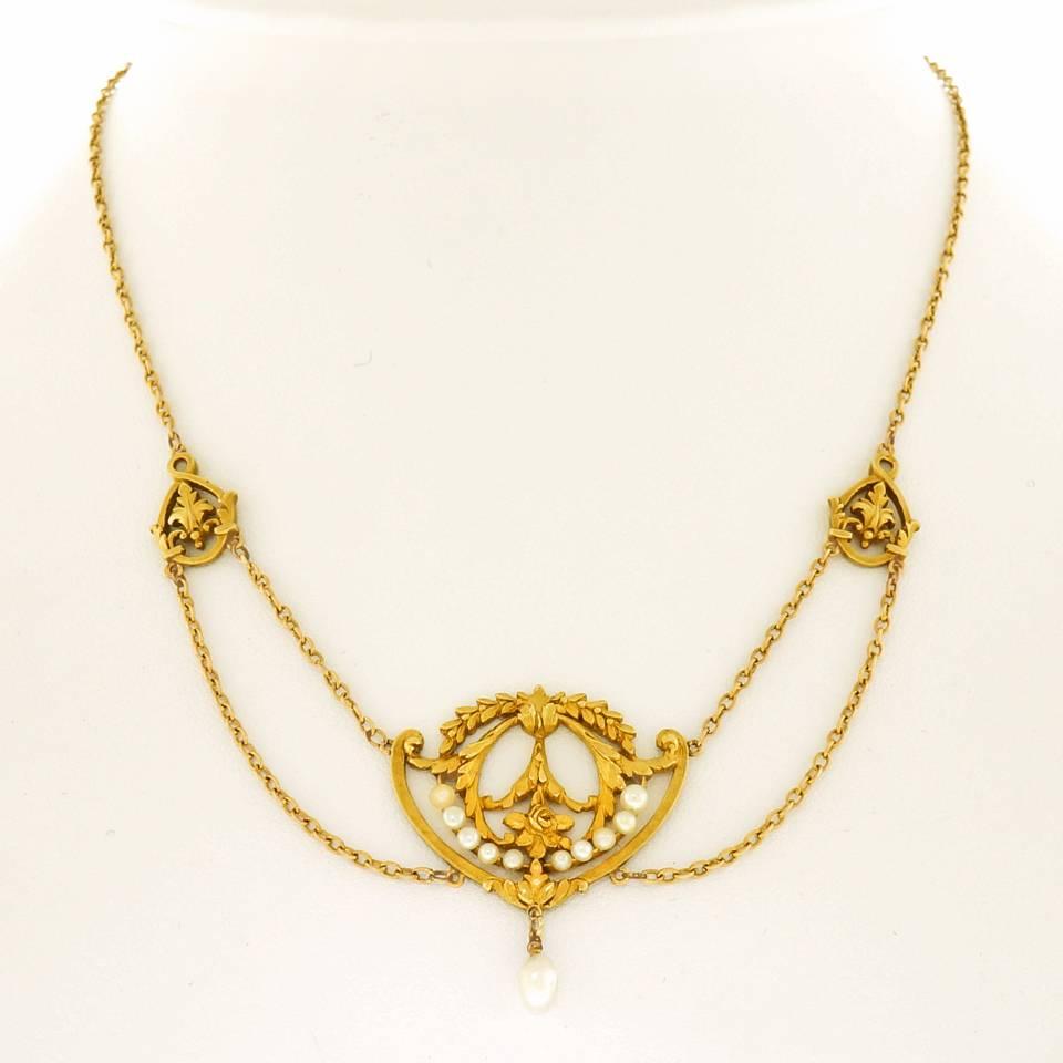 Victorian Antique Gold Necklace with Natural Pearls