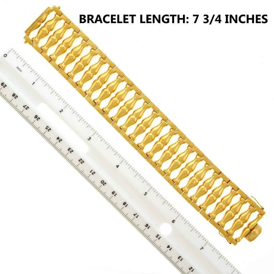 Wide Fifties Gold Bracelet In Excellent Condition In Litchfield, CT