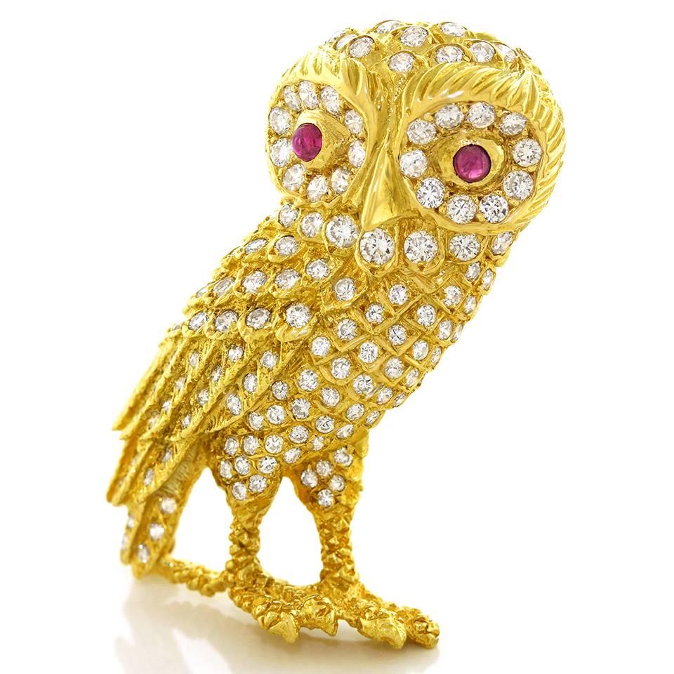 Diamond Gold Owl Brooch In Excellent Condition In Litchfield, CT