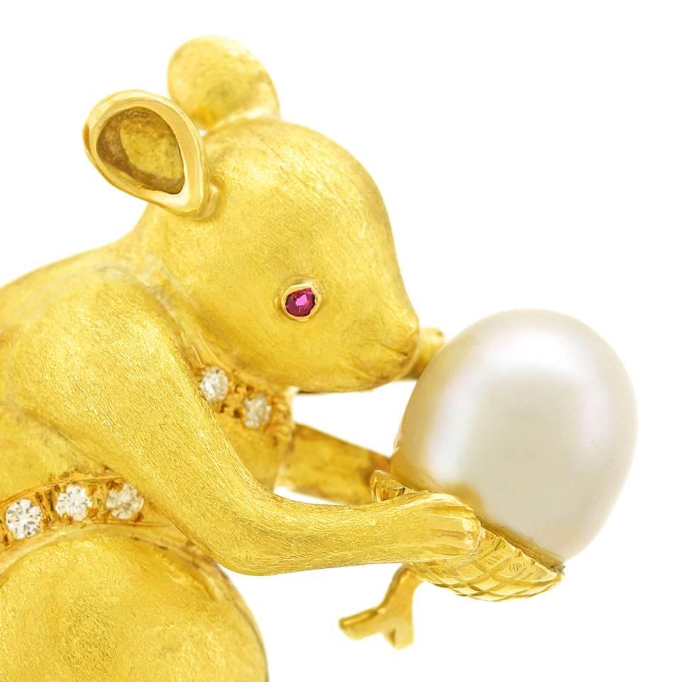 Charming Gold Squirrel Brooch 3