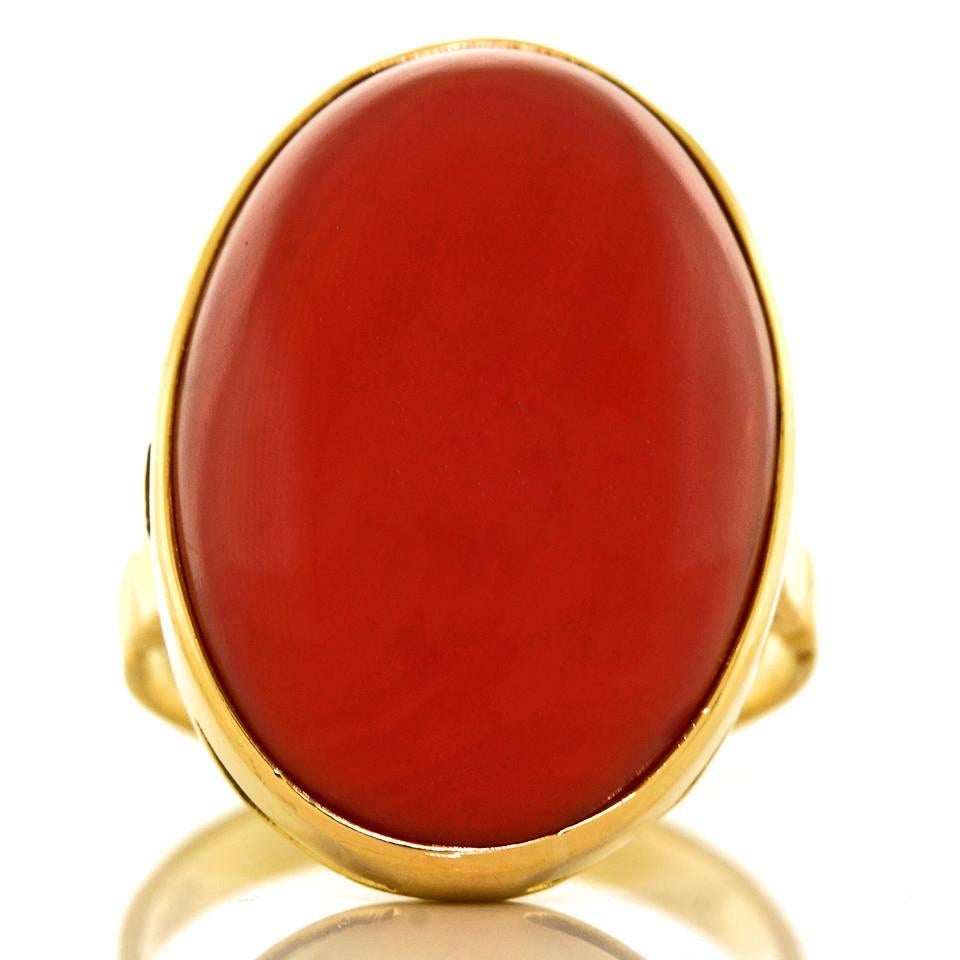 1960s Natural Coral Yellow Gold Ring In Excellent Condition In Litchfield, CT