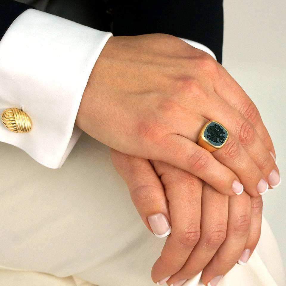 Women's or Men's 1920s Bloodstone Intaglio Gold Signet Ring