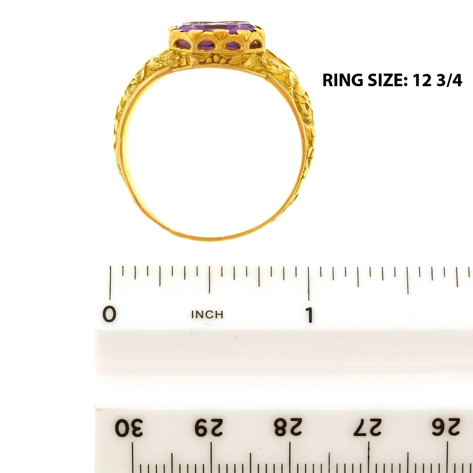 Antique Amethyst Intaglio Gold Signet Ring In Good Condition In Litchfield, CT