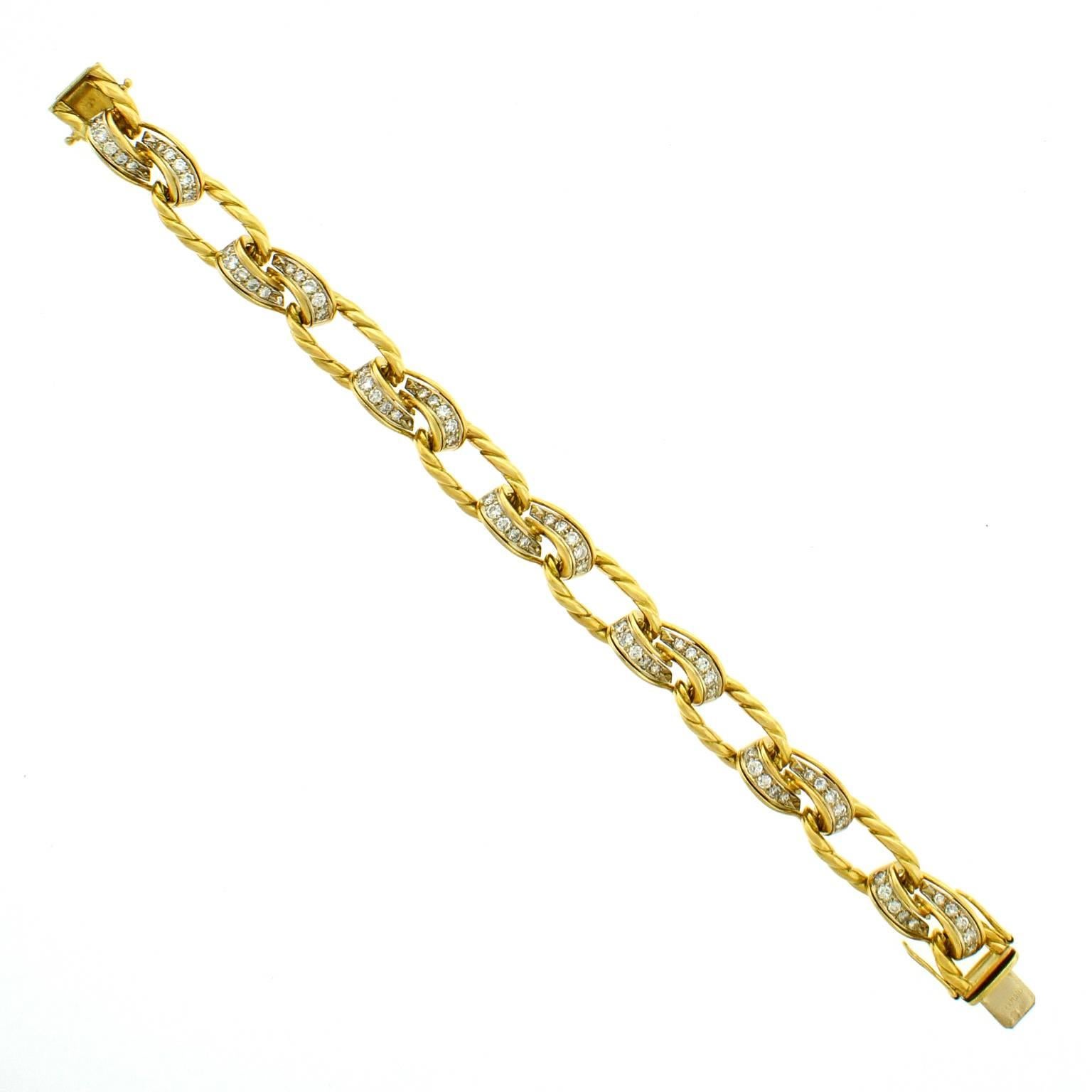 1960s Chic Diamond Gold Link Bracelet In Excellent Condition In Litchfield, CT
