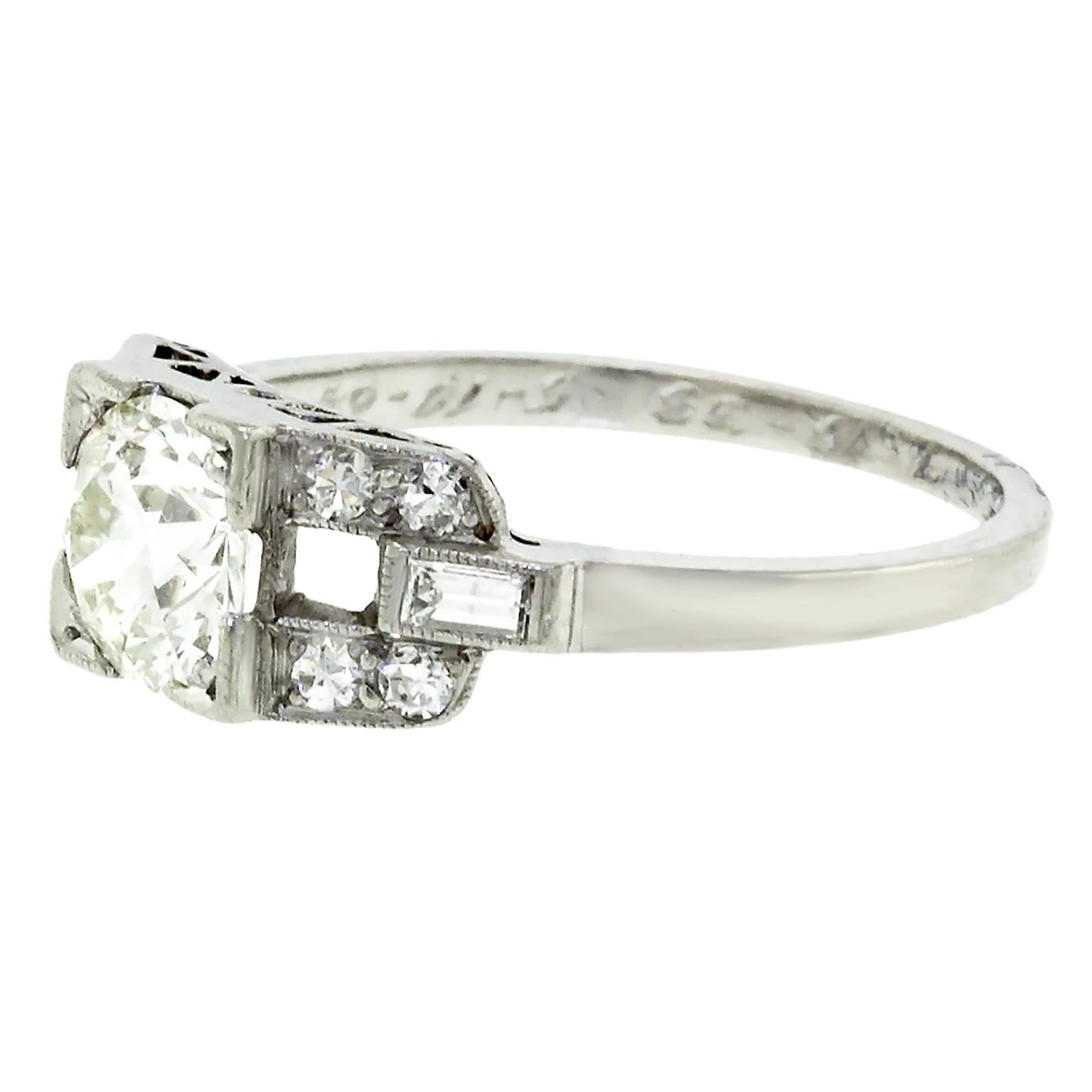 Art Deco Diamond Platinum Ring In Excellent Condition In Litchfield, CT