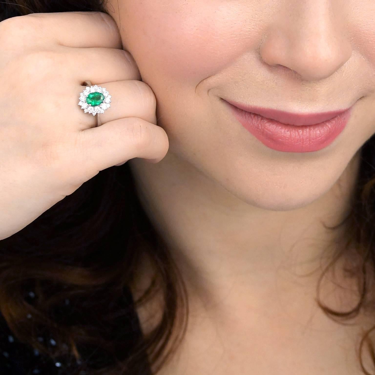 Women's Vibrant Emerald and Diamond Ring in White Gold