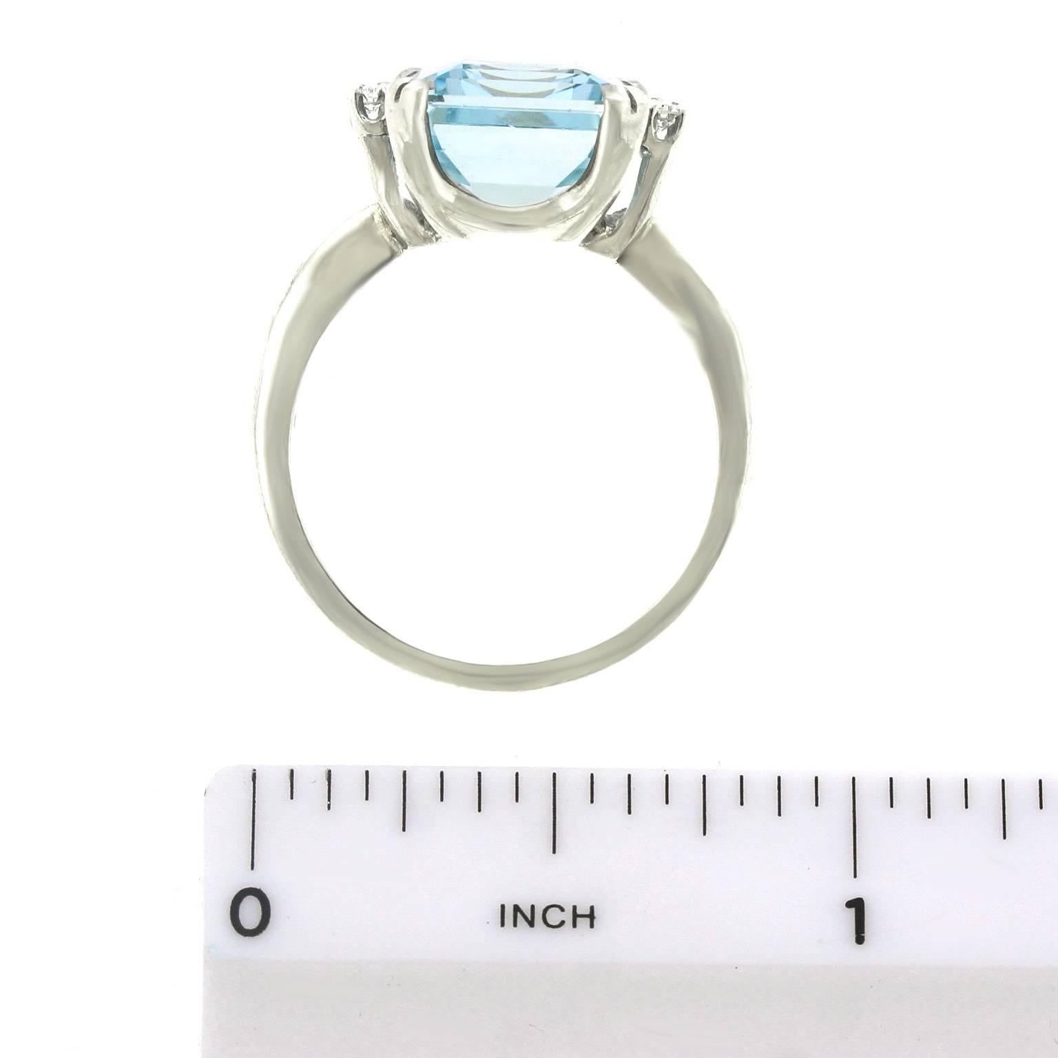 1960s Retro 6.0 Carat Aquamarine Diamond Gold Ring 2