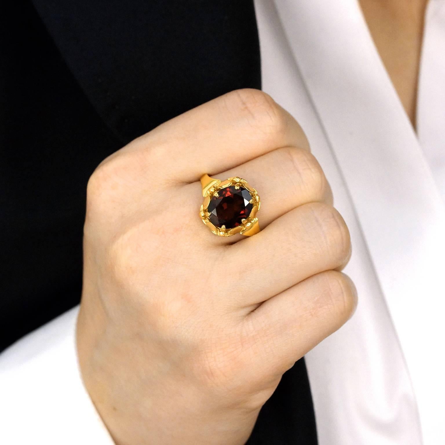 Women's Art Deco Garnet and Gold Ring
