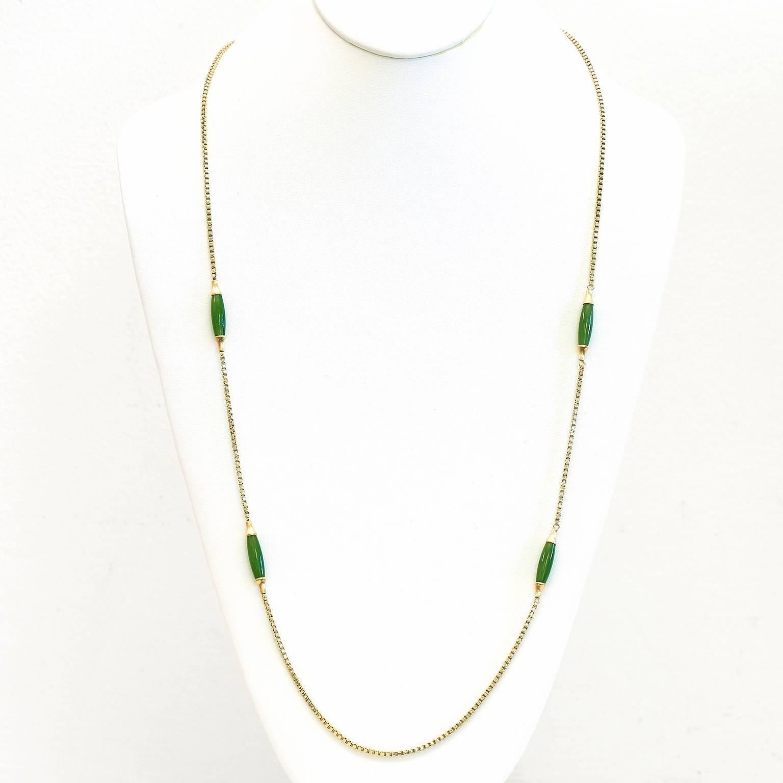 1970s Jade Gold Chain Necklace In Excellent Condition In Litchfield, CT