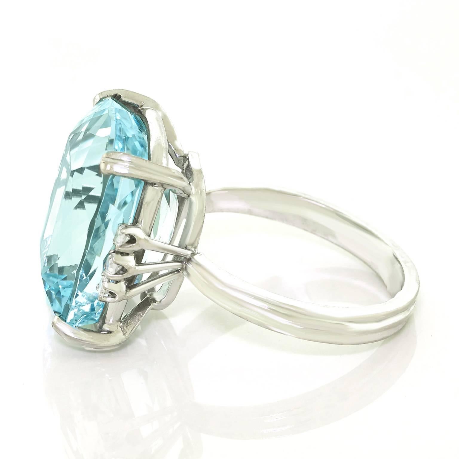 1960s H.Stern 12.5 Carat Aquamarine Diamond Gold Ring 1
