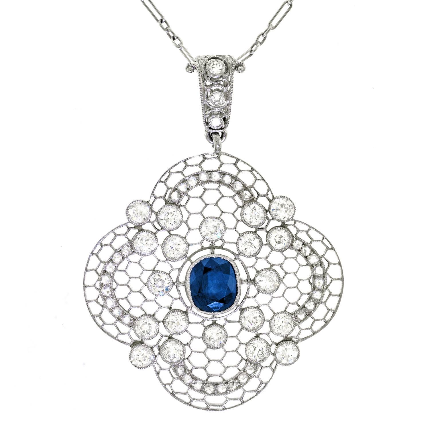 Edwardian Clover-Motif Sapphire Diamond and Platinum Filigree Pendant In Excellent Condition In Litchfield, CT