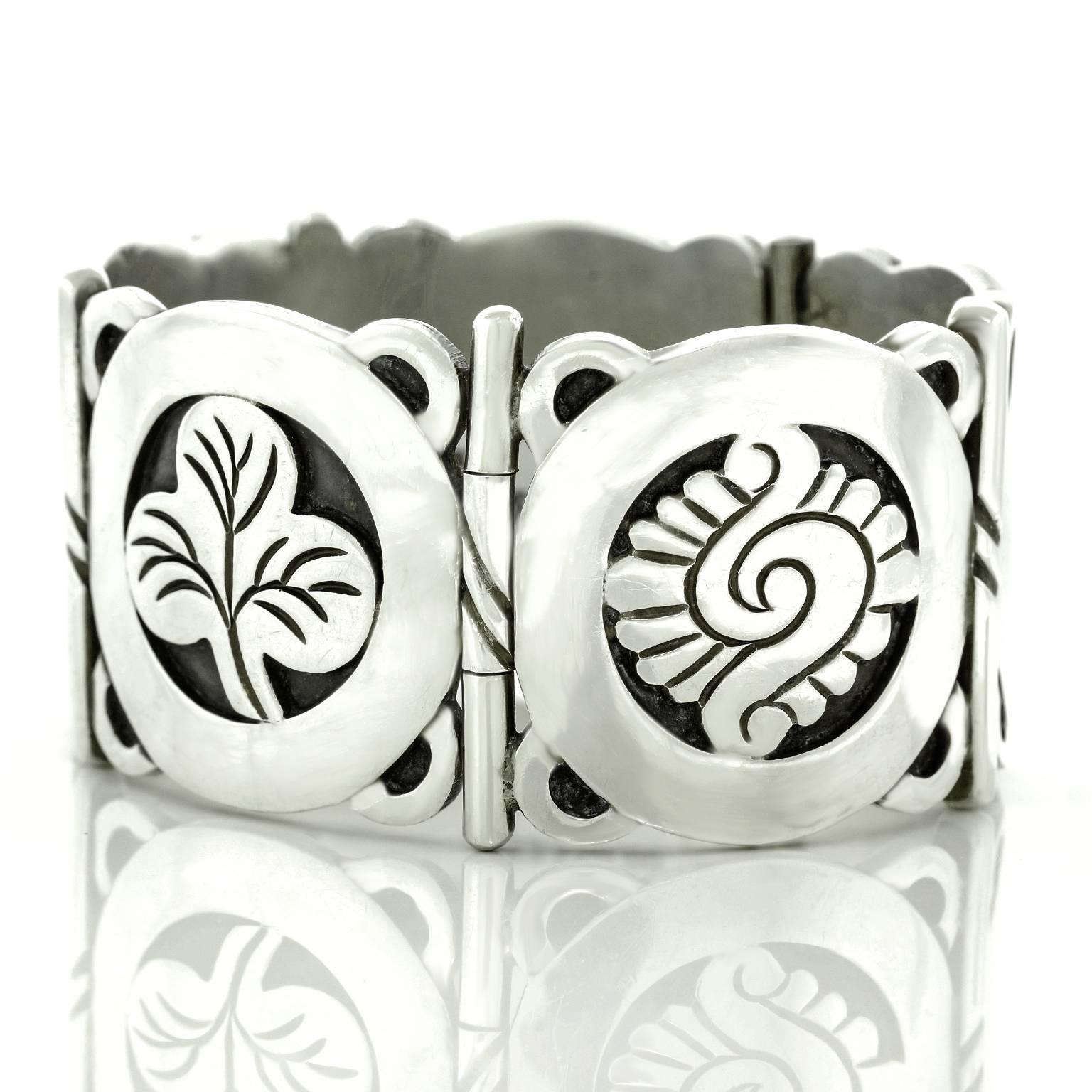 Hector Aguilar “Aztec Flowers” Sterling Cuff Bracelet In Excellent Condition In Litchfield, CT