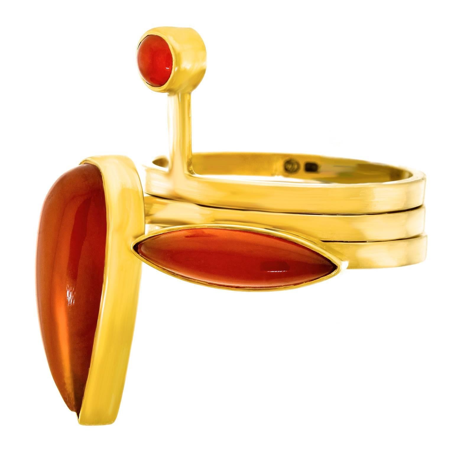 Wendy Ramshaw Modernist Carnelian Gold Ring Set In Excellent Condition In Litchfield, CT