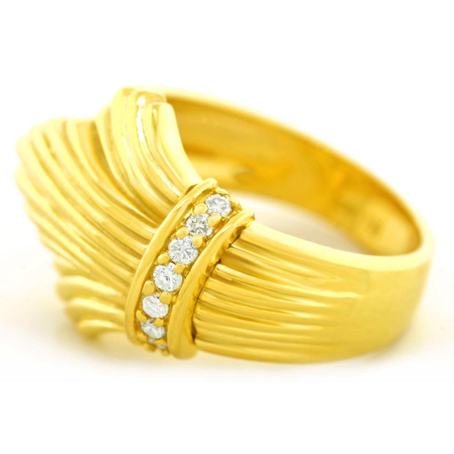Fleur-de-Lis Diamond Set Gold Ring 2
