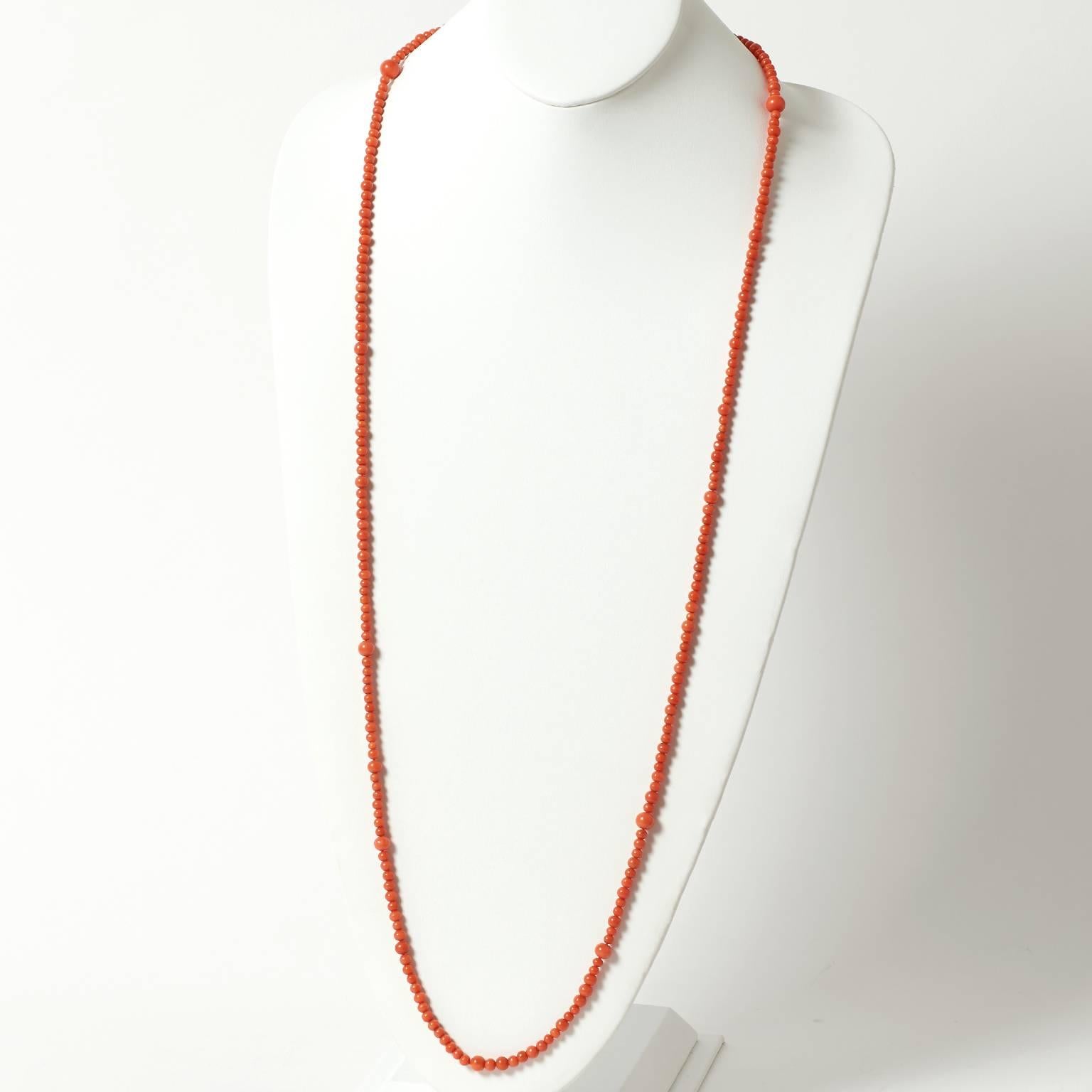 60-inch Antique Natural Coral Necklace In Excellent Condition In Litchfield, CT