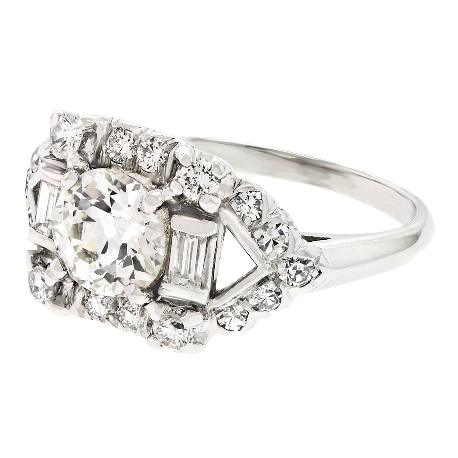 Art Deco Diamond Platinum Ring In Excellent Condition In Litchfield, CT