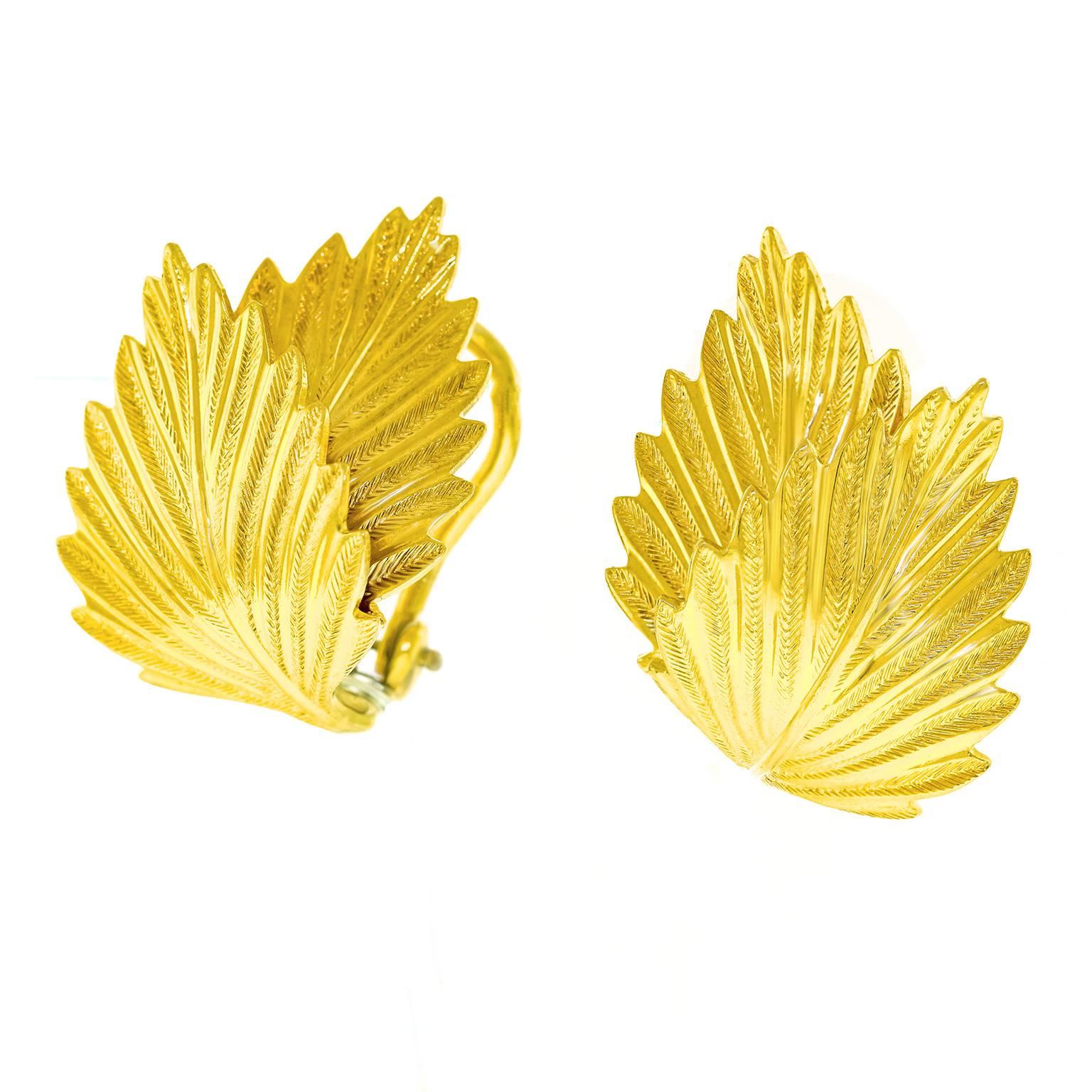 Tiffany & Co. Sixties Gold Leaf Earrings In Excellent Condition In Litchfield, CT